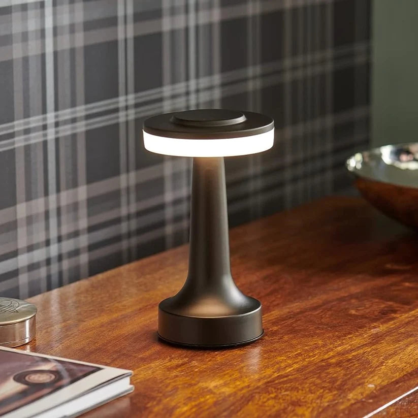 Retro Bar Table Lamp in Black - Elevate your space with modern charm