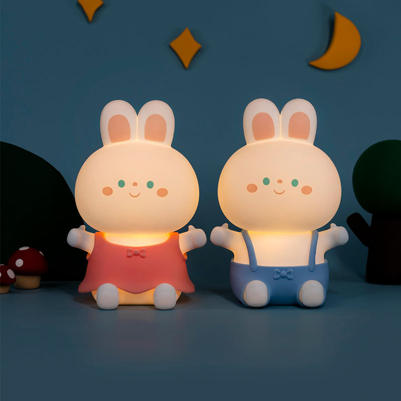 Child-friendly silicone night light with cute design, perfect for reducing fear of the dark and enhancing bedtime comfort