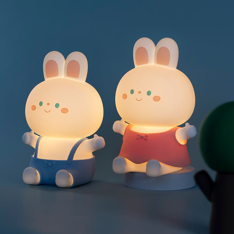 Silicone night light providing a comforting soft light, helping children feel at ease and sleep better